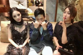 娱乐圈吃瓜最新事件是什么,顶流恋情曝光、疑似求婚、离婚风波及戛纳翻车现场全记录