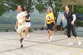 娱乐吃瓜蜀黍大学生,大学生活中的趣味点滴