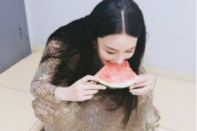 吃瓜娱乐微博图片可爱女