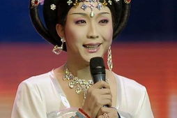 娱乐吃瓜酱李玉刚,娱乐吃瓜酱的跨界传奇