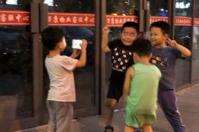 娱乐吃瓜头像男生图片,轻松打造专属男生娱乐吃瓜头像”